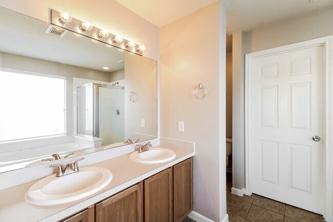 Building Photo - 18311 Valiant Brook Ct