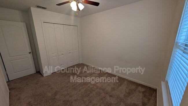 Building Photo - 4702 Ashburn Pond Way