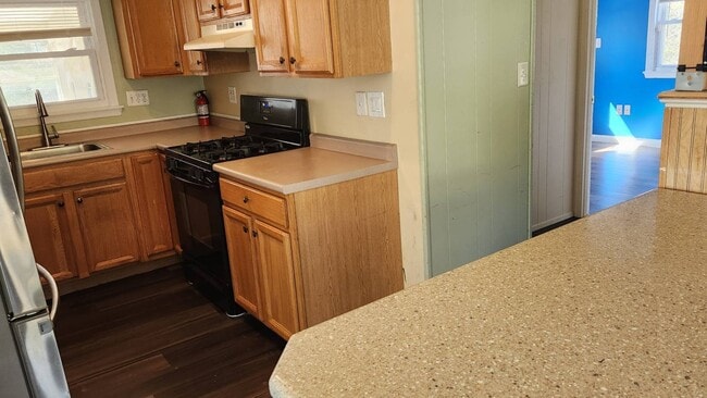 Building Photo - 9 Shirley Dr