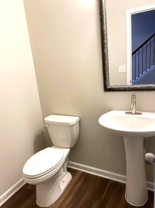 Building Photo - 1377 Elderwood Way