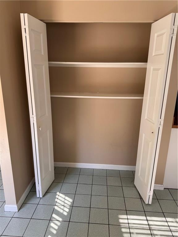 Building Photo - 6446 River Park Dr