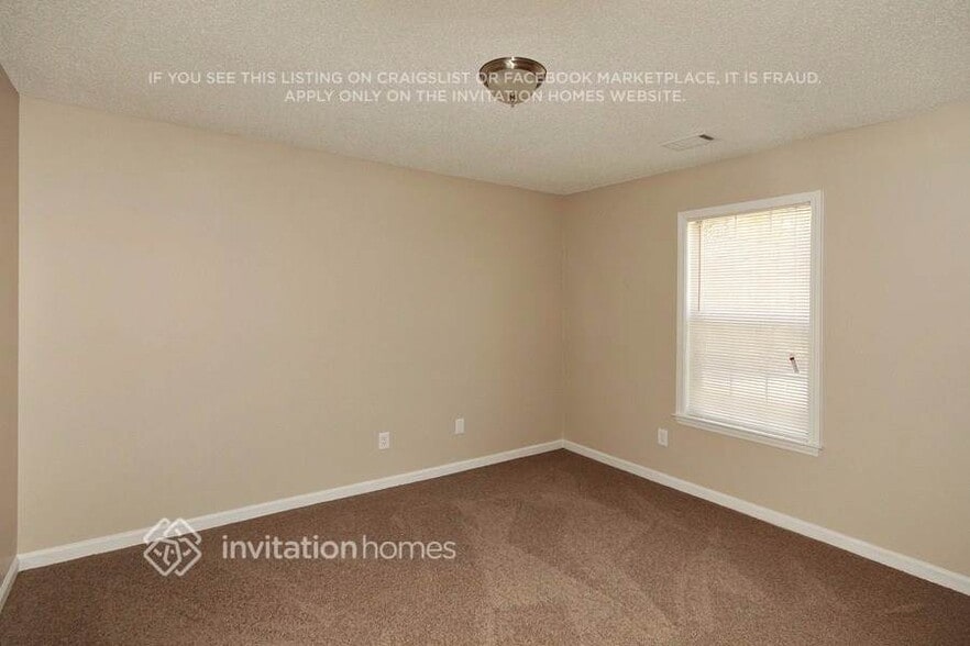 Building Photo - 16 Chastain Way