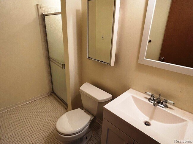 Building Photo - 19810 W 12 Mile Rd