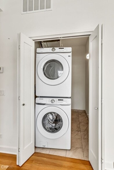 Building Photo - 1022 N Ashland Ave