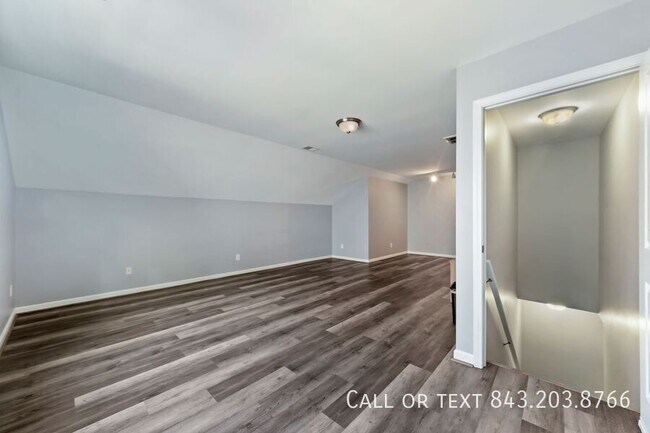 Building Photo - 341 Drayton Pl Dr