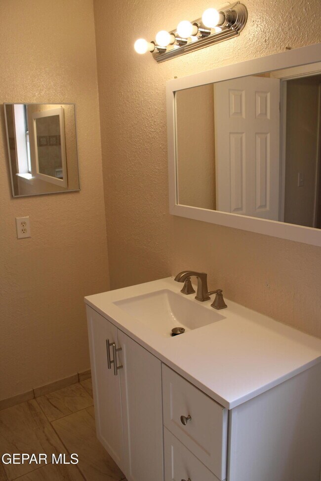 Building Photo - 11736 Trey Burton Dr
