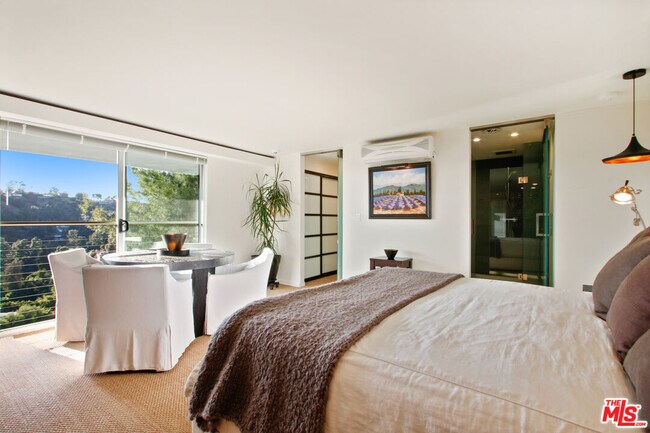 Building Photo - 9416 Beverlycrest Dr