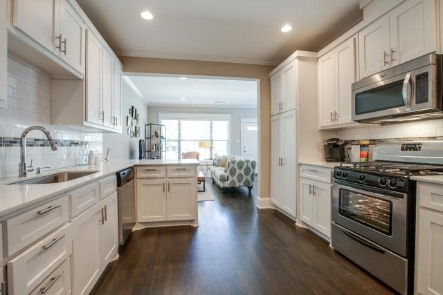 Building Photo - Beautiful, extensively renovated Historic Craftsman Triplex in North Oak Cliff