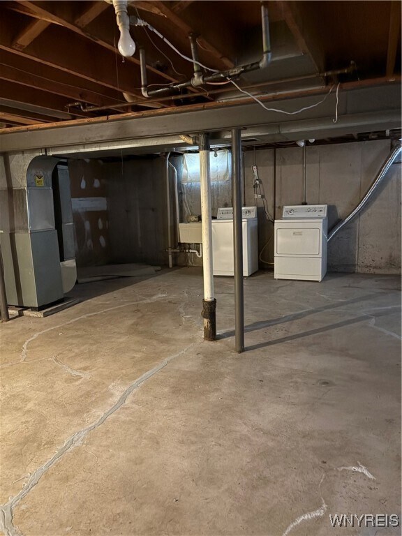 Building Photo - 427 Kaymar Dr