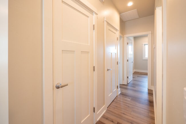 Building Photo - 120 Richardson St