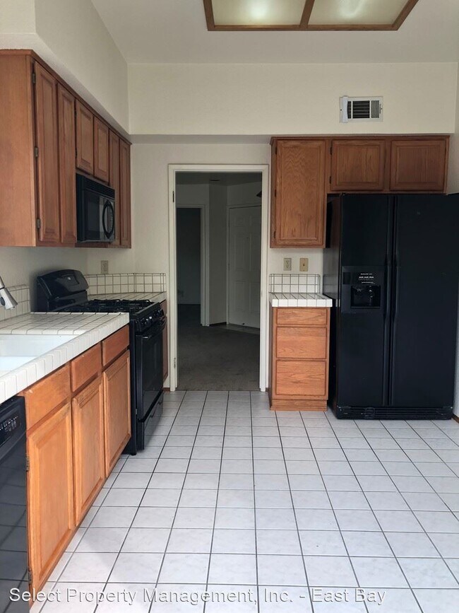 Building Photo - 2 br, 3 bath House - 2674 Barrington Terr