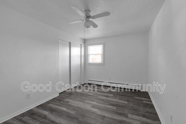 Building Photo - 3904 Seneca St