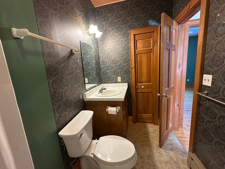 Building Photo - 162 Washington St