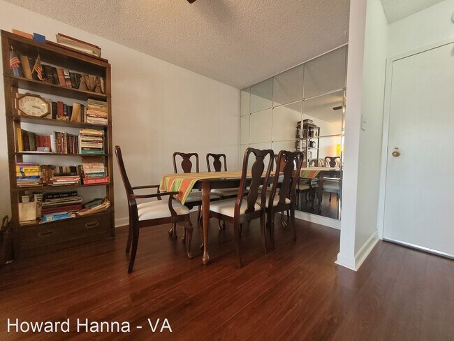 Building Photo - 2 br, 2 bath House - 3288 Page Avenue, #304