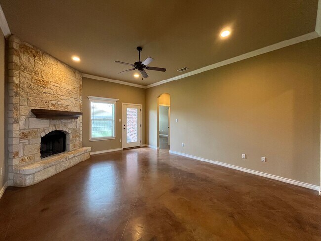 Building Photo - 3 Bedroom Home available for rent.   Refrigerator, washer and dryer included.