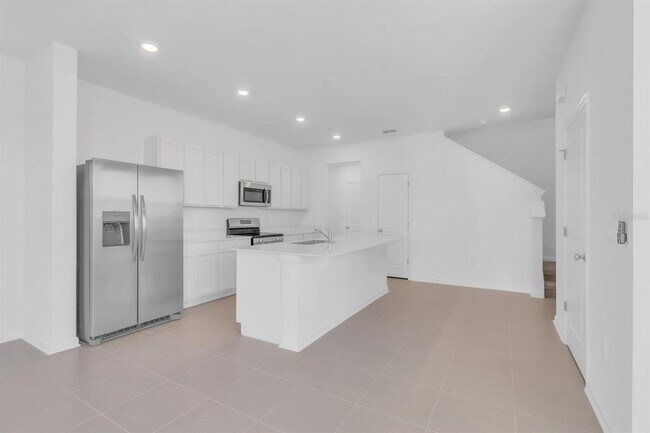 Building Photo - 2803 Maloof Dr