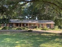 Building Photo - 4bed/3bath 3.5 Acres Just Outside the Sena...