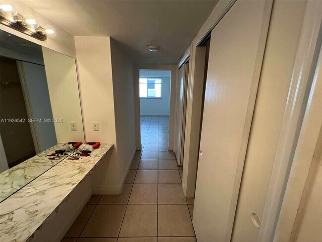 Building Photo - 3257 NE 13th St