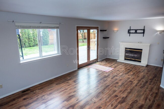 Building Photo - 916 197th St Ct E