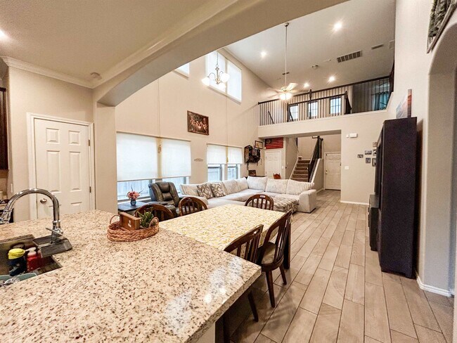 Building Photo - 8723 Shiloh Rock Dr