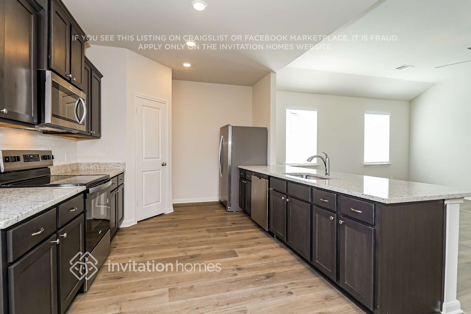 Building Photo - 10020 Pilot Pl