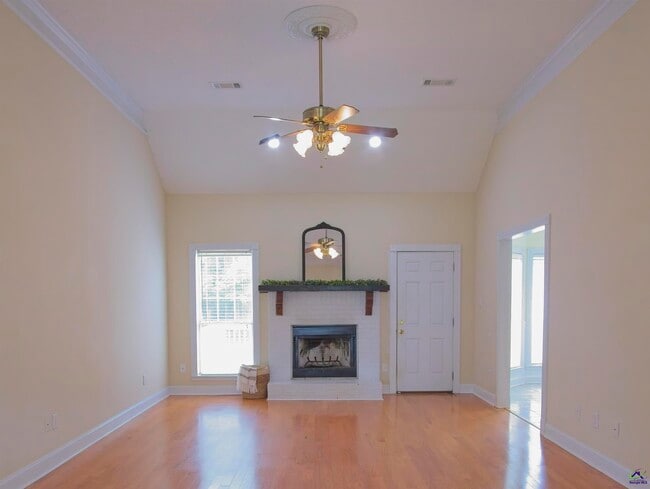 Building Photo - 141 Gleneagle Dr