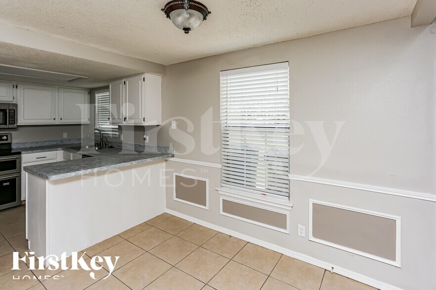 Building Photo - 1317 Nicole Way