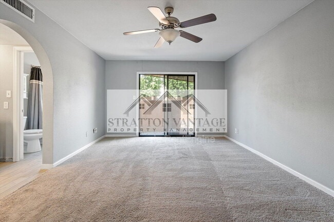 Building Photo - 2142 S Las Palmas