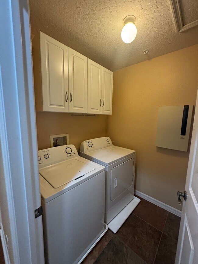 Building Photo - 5364 Penway Dr
