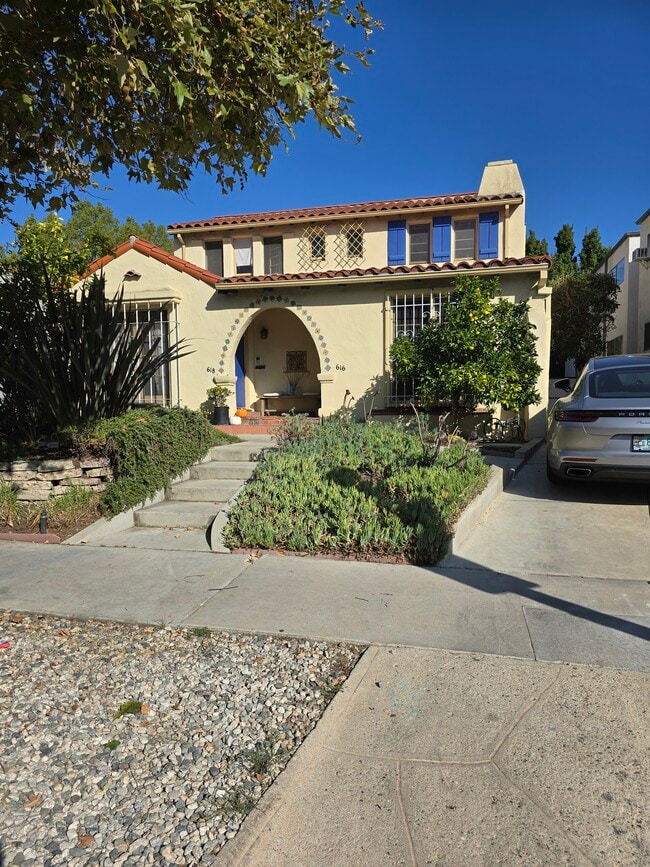 Primary Photo - 616 N Orange Dr