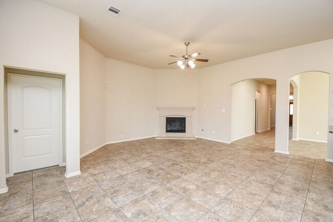 Building Photo - 4215 Mill Oak Dr