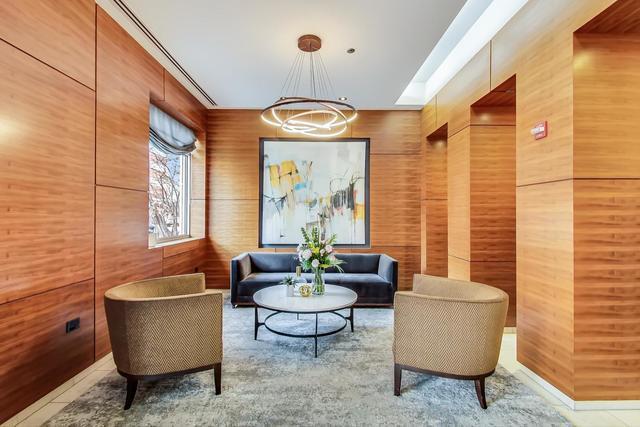 Building Photo - 1629 S Prairie Ave