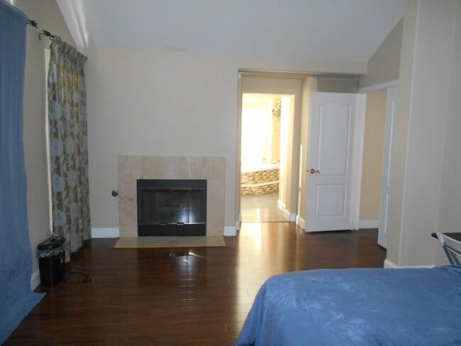 Building Photo - 8317 Opal Cove Dr