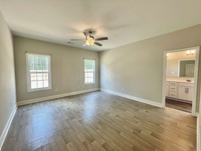 Building Photo - 3 Bed, 2 Bath Nest In Parkton