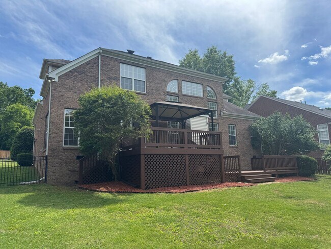 Building Photo - Brentwood 4BR Home