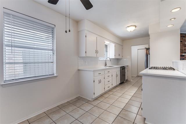 Building Photo - 10535 Chesterton Dr