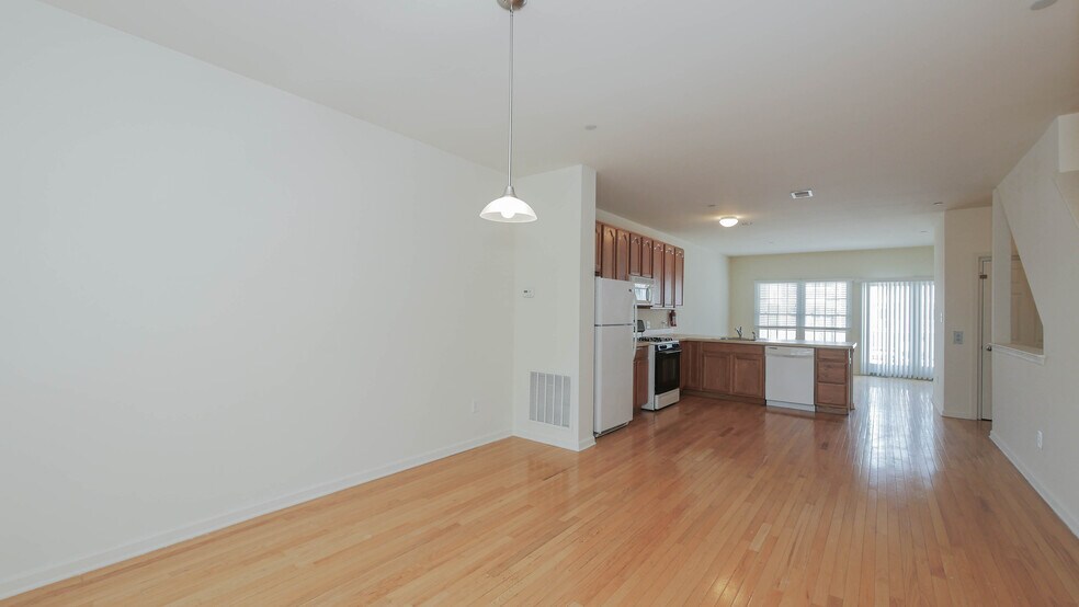 Building Photo - 4 Chelsea Ct