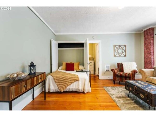 Building Photo - 20 NW 16th Ave