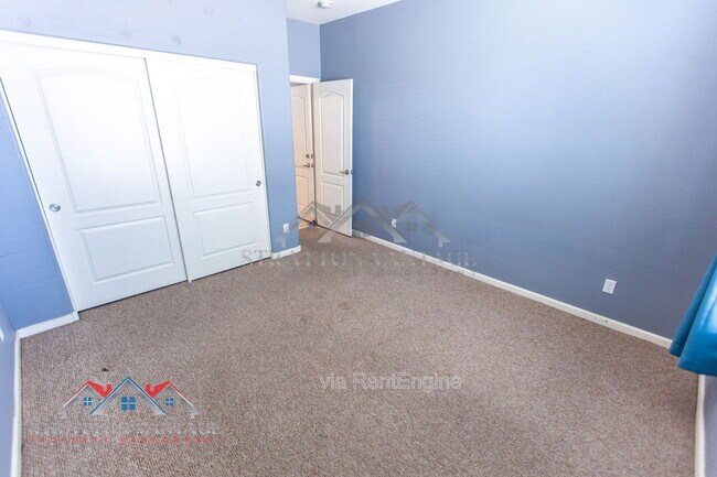 Building Photo - 13562 W Cypress St