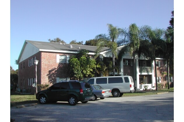 Building Photo - Williamsburg Ford Manor Apartments