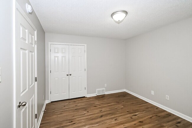 Building Photo - 6819 Kerry Valley Ln