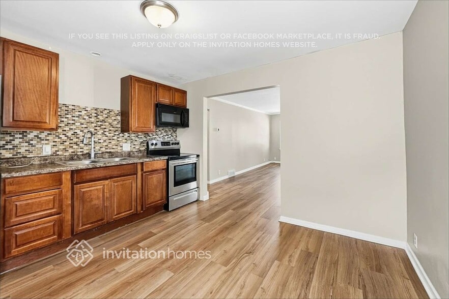 Building Photo - 5121 France Ave N