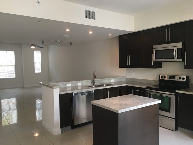 Building Photo - 2682 N Federal Hwy