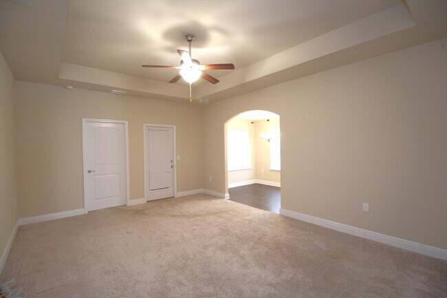 Building Photo - 3BR/2BA Ashley Place Home Featuring Sunroom, Generator & Multiple Living Spaces