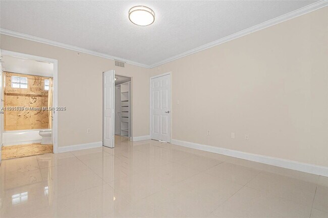 Building Photo - 7800 Collins Ave