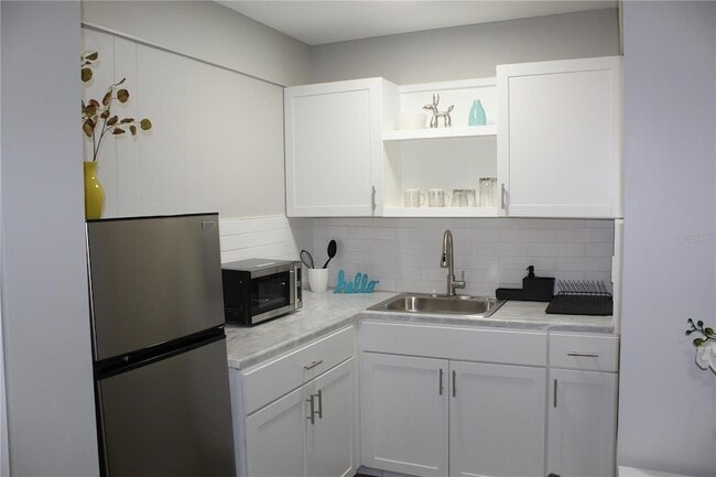 Building Photo - 6027 1st Ave S