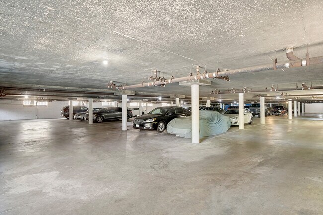 Building Photo - 3924 Park Pl