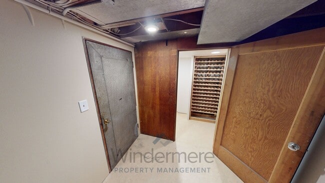 Building Photo - 130 Whitman St