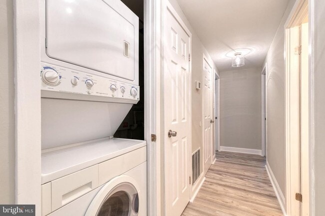 Building Photo - 2 Bed/2 Bath Patio Level Condo in Otterbei...