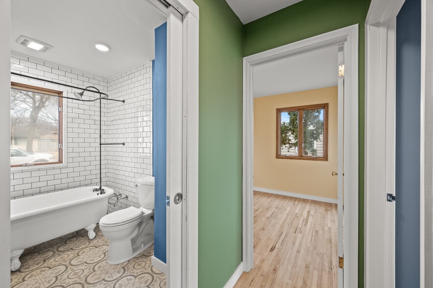 Building Photo - 5616 Nevada Ave N